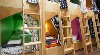 Гостиница InDaHouse Hostel Красноярск Спальное место на двухъярусной кровати в общем номере для мужчин и женщин-9
