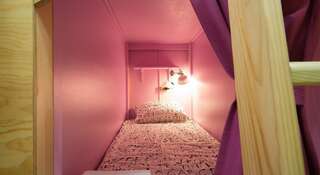 Гостиница InDaHouse Hostel Красноярск Спальное место на двухъярусной кровати в общем номере для мужчин и женщин-8