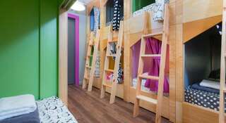 Гостиница InDaHouse Hostel Красноярск Спальное место на двухъярусной кровати в общем номере для мужчин и женщин-24