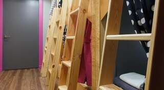 Гостиница InDaHouse Hostel Красноярск Спальное место на двухъярусной кровати в общем номере для мужчин и женщин-10